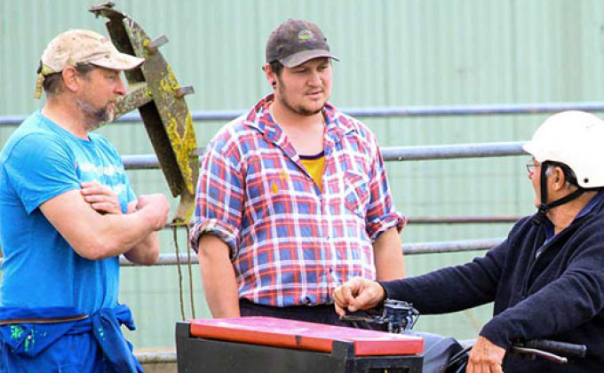 News Article photos 300 x 270 px 0086 apprenticeship dairy